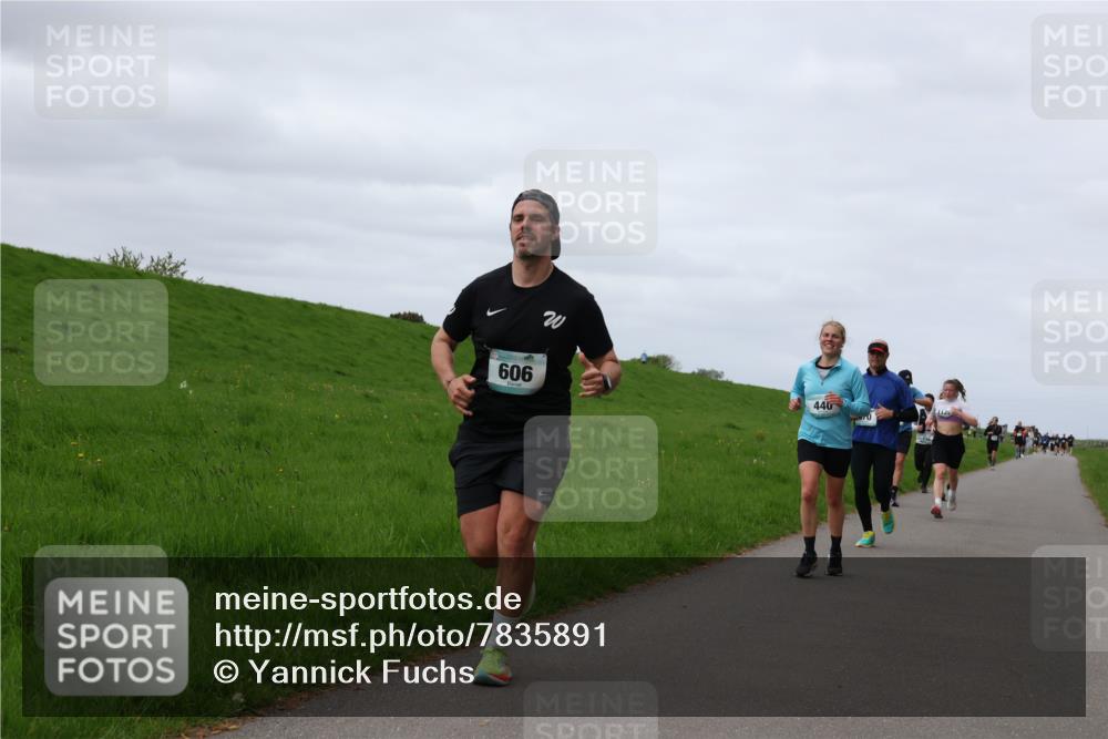 04.05.2025 - 8. Wedeler Halbmarathon Yannick Fuchs http://msf.ph/oto/7835891 04.05.2025 11:45:07 Laufen 606, 440, 1135 meine-sportfotos.de