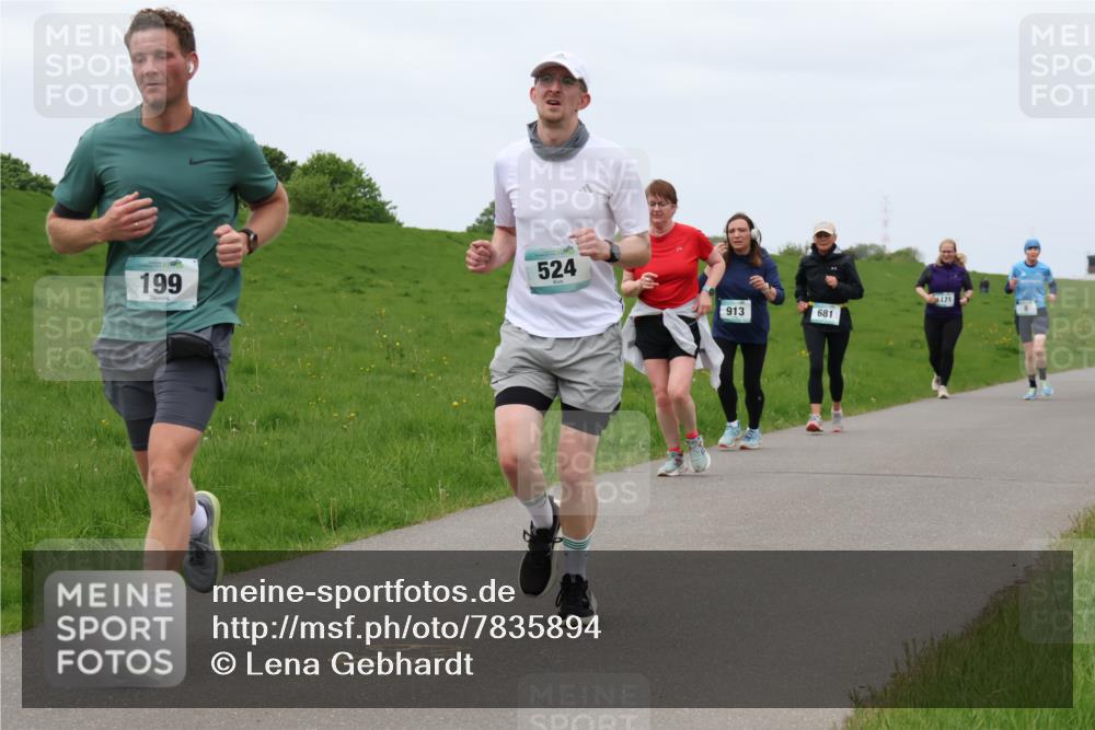 04.05.2025 - 8. Wedeler Halbmarathon Lena Gebhardt http://msf.ph/oto/7835894 04.05.2025 11:29:22 Laufen 199, 524, 913, 681 meine-sportfotos.de