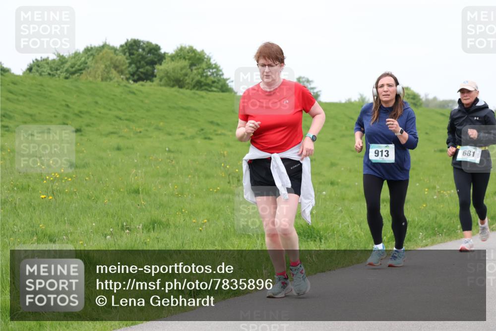 04.05.2025 - 8. Wedeler Halbmarathon Lena Gebhardt http://msf.ph/oto/7835896 04.05.2025 11:29:23 Laufen 913, 681 meine-sportfotos.de