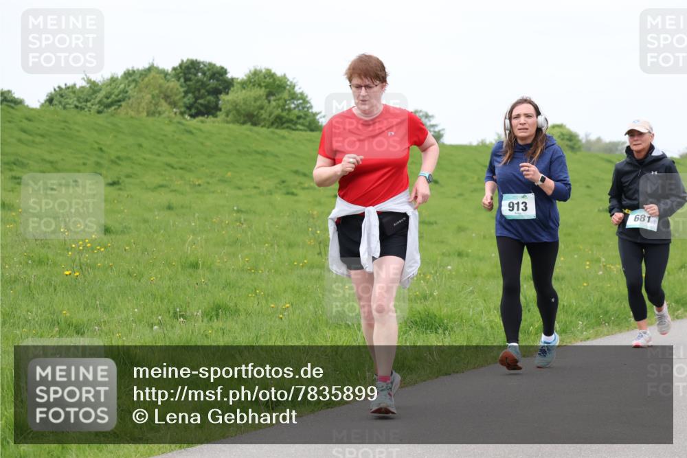04.05.2025 - 8. Wedeler Halbmarathon Lena Gebhardt http://msf.ph/oto/7835899 04.05.2025 11:29:23 Laufen 913, 681 meine-sportfotos.de