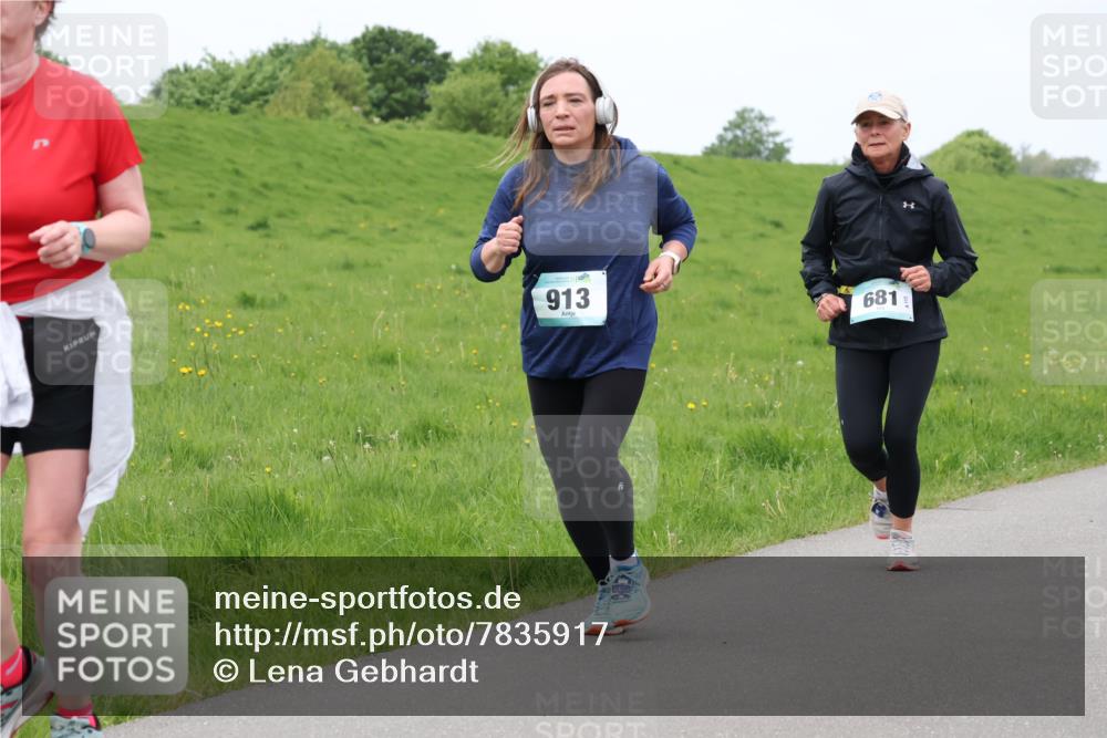 04.05.2025 - 8. Wedeler Halbmarathon Lena Gebhardt http://msf.ph/oto/7835917 04.05.2025 11:29:25 Laufen 913, 681 meine-sportfotos.de
