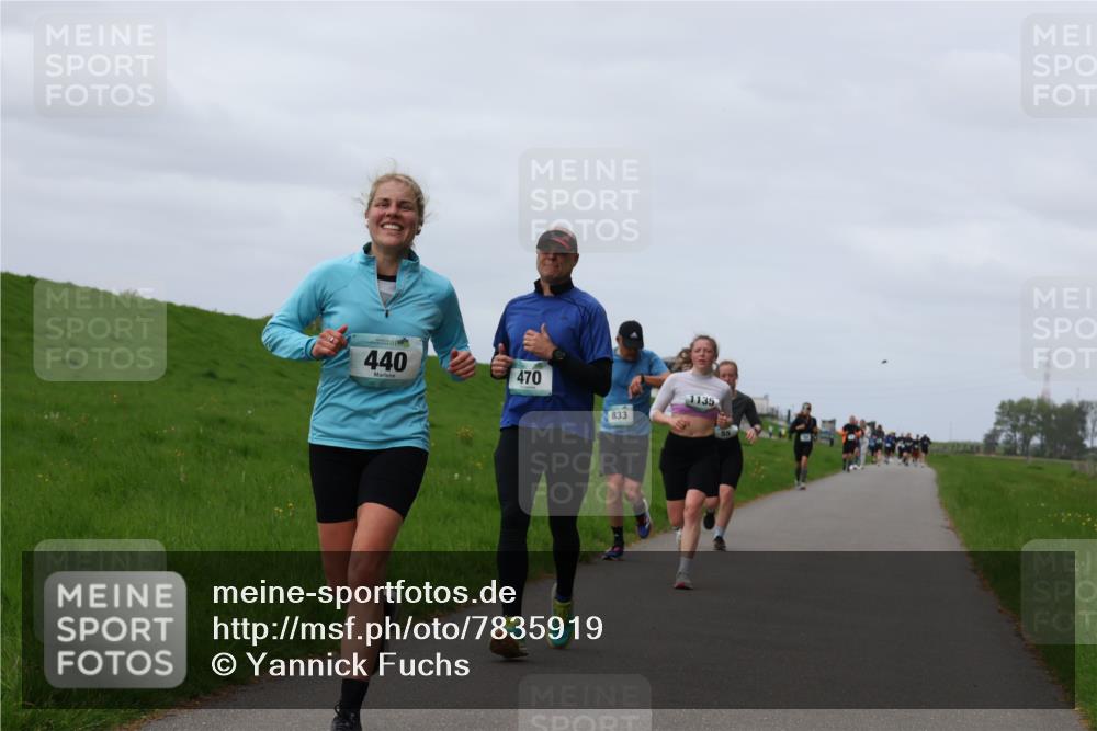 04.05.2025 - 8. Wedeler Halbmarathon Yannick Fuchs http://msf.ph/oto/7835919 04.05.2025 11:45:08 Laufen 440, 470, 833, 1135 meine-sportfotos.de