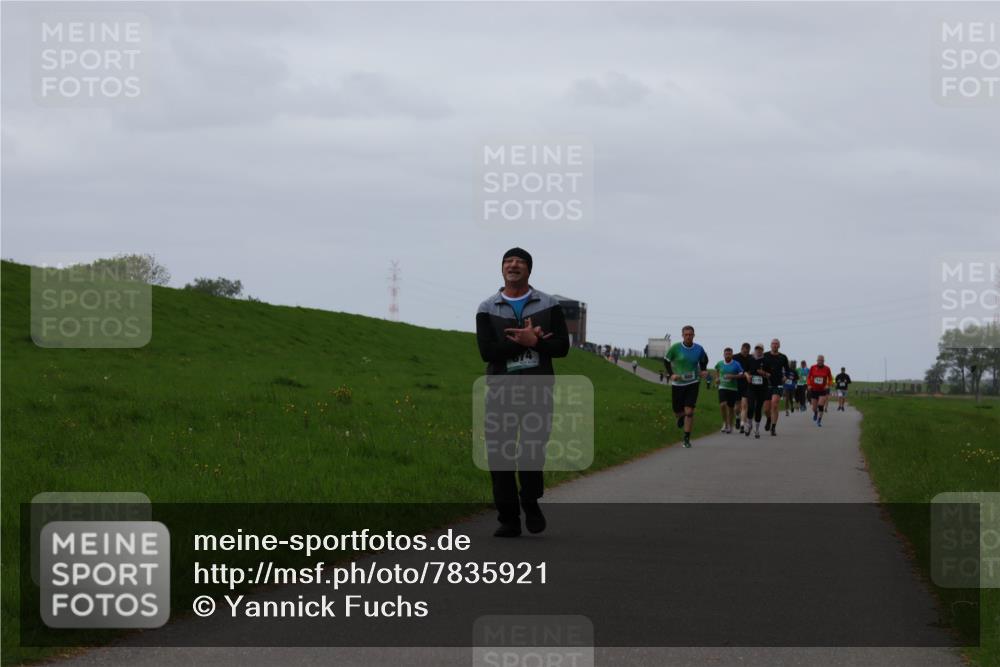 04.05.2025 - 8. Wedeler Halbmarathon Yannick Fuchs http://msf.ph/oto/7835921 04.05.2025 11:23:41 Laufen  meine-sportfotos.de