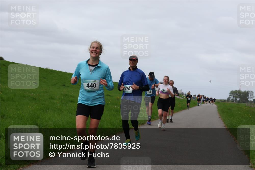 04.05.2025 - 8. Wedeler Halbmarathon Yannick Fuchs http://msf.ph/oto/7835925 04.05.2025 11:45:08 Laufen 440, 470, 1135, 833 meine-sportfotos.de