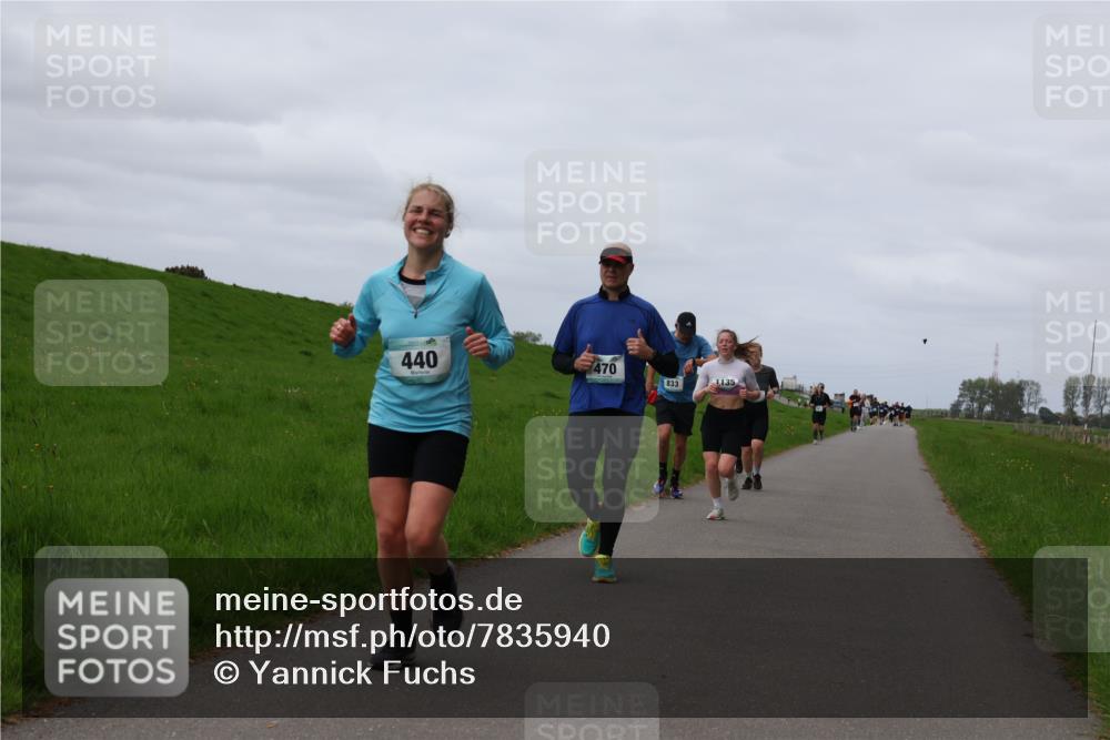 04.05.2025 - 8. Wedeler Halbmarathon Yannick Fuchs http://msf.ph/oto/7835940 04.05.2025 11:45:09 Laufen 440, 470, 833, 1135 meine-sportfotos.de