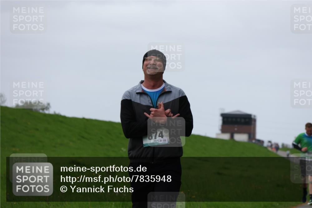 04.05.2025 - 8. Wedeler Halbmarathon Yannick Fuchs http://msf.ph/oto/7835948 04.05.2025 11:23:42 Laufen 874, 118 meine-sportfotos.de