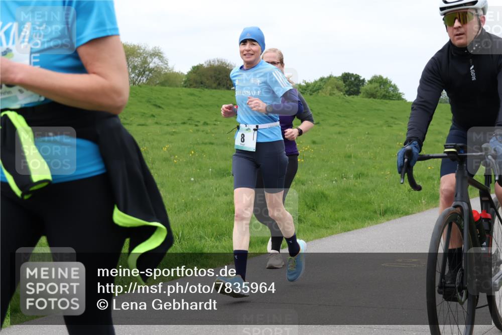 04.05.2025 - 8. Wedeler Halbmarathon Lena Gebhardt http://msf.ph/oto/7835964 04.05.2025 11:29:31 Laufen 83 meine-sportfotos.de