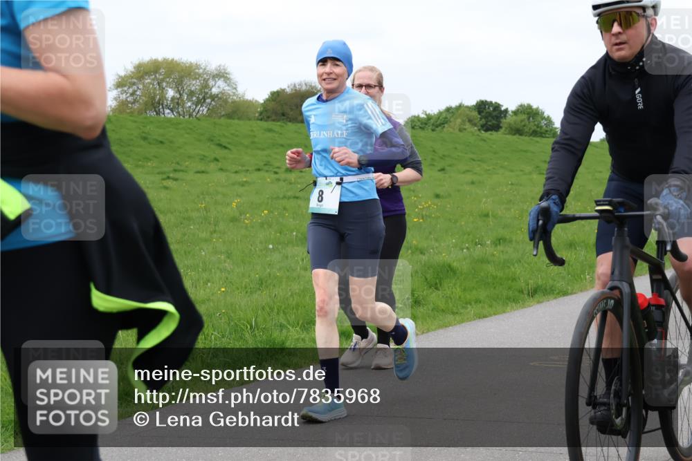 04.05.2025 - 8. Wedeler Halbmarathon Lena Gebhardt http://msf.ph/oto/7835968 04.05.2025 11:29:31 Laufen 8 meine-sportfotos.de
