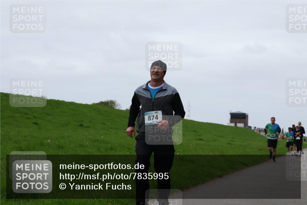 04.05.2025 - 8. Wedeler Halbmarathon Yannick Fuchs http://msf.ph/oto/7835995 04.05.2025 11:23:43 Laufen 874 meine-sportfotos.de
