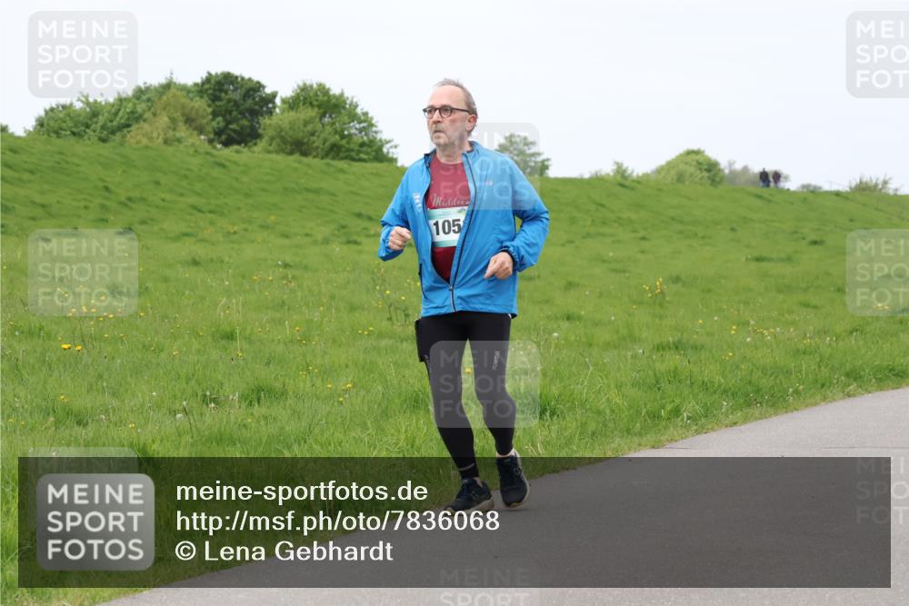 04.05.2025 - 8. Wedeler Halbmarathon Lena Gebhardt http://msf.ph/oto/7836068 04.05.2025 11:29:52 Laufen 105 meine-sportfotos.de