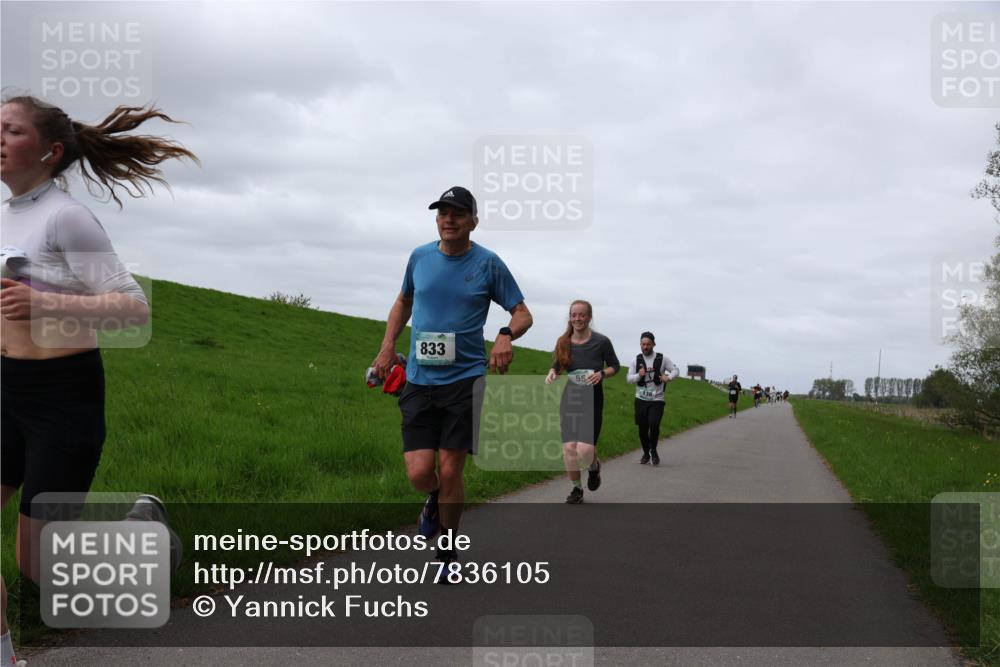 04.05.2025 - 8. Wedeler Halbmarathon Yannick Fuchs http://msf.ph/oto/7836105 04.05.2025 11:45:13 Laufen 833, 138 meine-sportfotos.de
