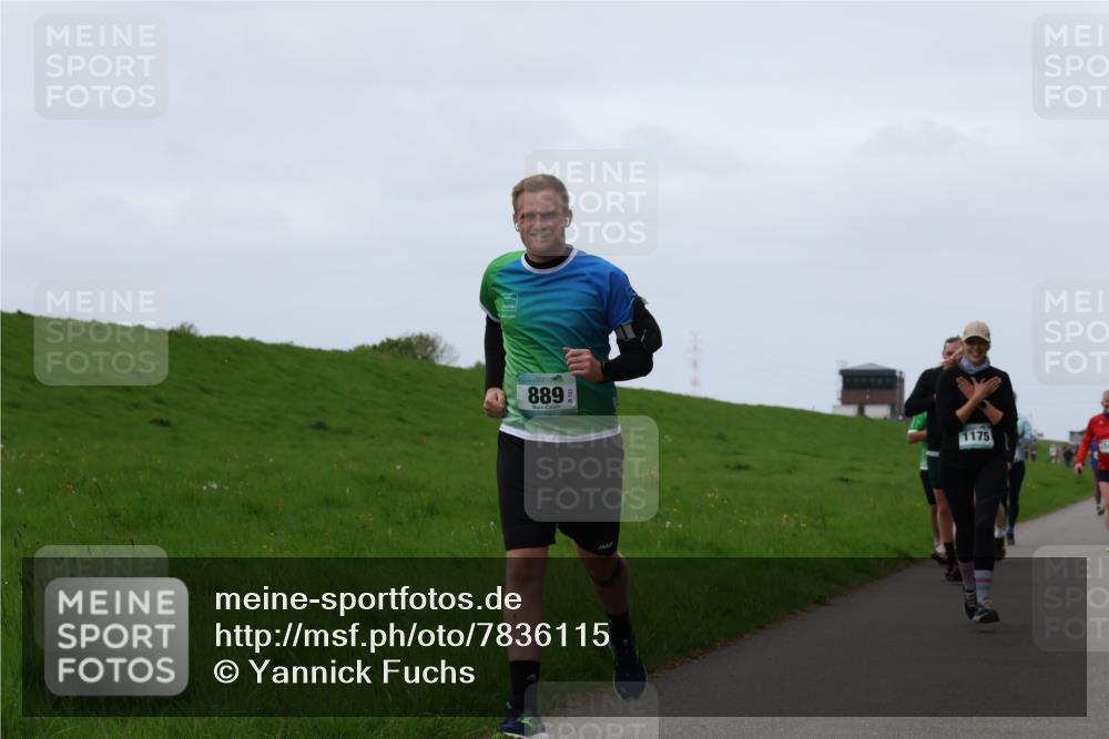 04.05.2025 - 8. Wedeler Halbmarathon Yannick Fuchs http://msf.ph/oto/7836115 04.05.2025 11:23:53 Laufen 889, 1175 meine-sportfotos.de