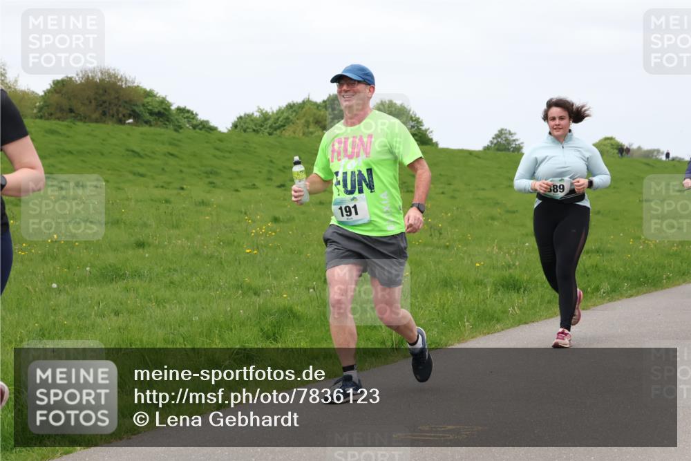 04.05.2025 - 8. Wedeler Halbmarathon Lena Gebhardt http://msf.ph/oto/7836123 04.05.2025 11:30:04 Laufen 191, 389 meine-sportfotos.de