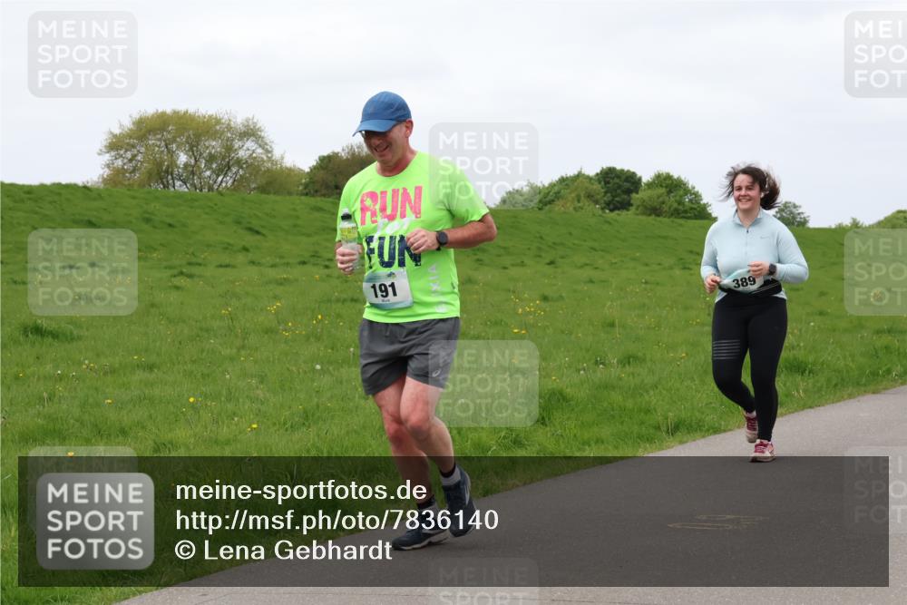 04.05.2025 - 8. Wedeler Halbmarathon Lena Gebhardt http://msf.ph/oto/7836140 04.05.2025 11:30:04 Laufen 191, 389 meine-sportfotos.de