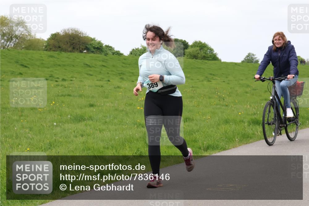 04.05.2025 - 8. Wedeler Halbmarathon Lena Gebhardt http://msf.ph/oto/7836146 04.05.2025 11:30:05 Laufen 389 meine-sportfotos.de