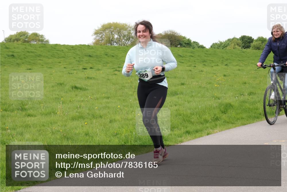 04.05.2025 - 8. Wedeler Halbmarathon Lena Gebhardt http://msf.ph/oto/7836165 04.05.2025 11:30:06 Laufen 389 meine-sportfotos.de