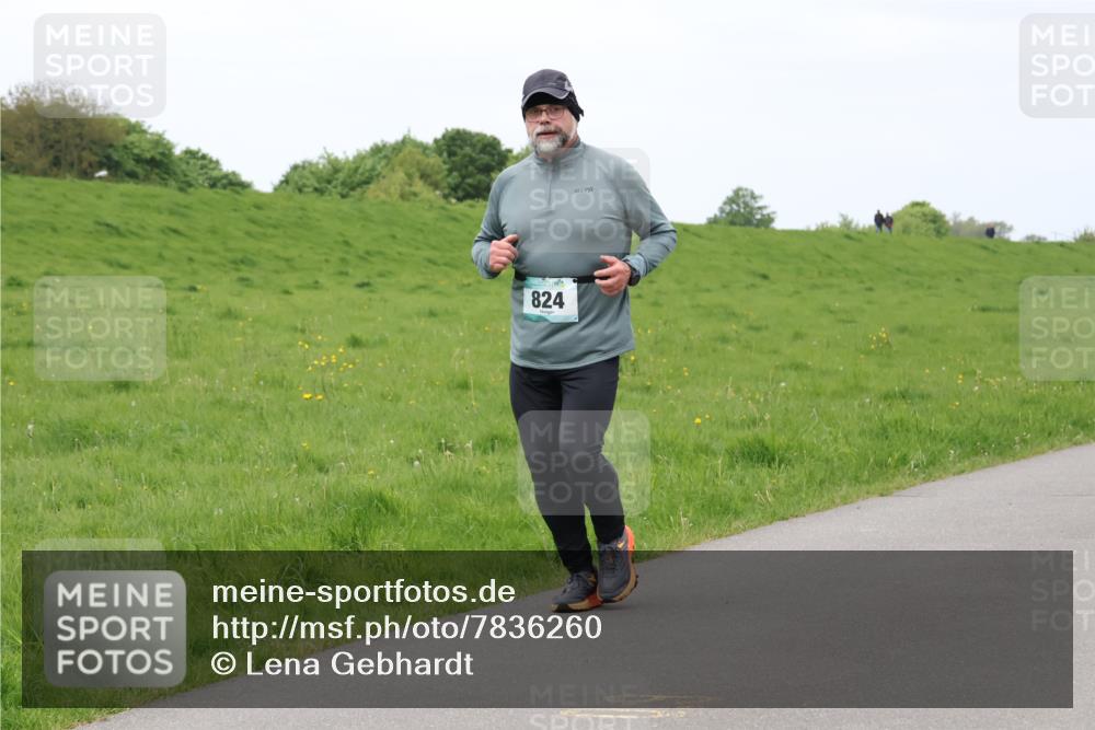 04.05.2025 - 8. Wedeler Halbmarathon Lena Gebhardt http://msf.ph/oto/7836260 04.05.2025 11:30:16 Laufen 824 meine-sportfotos.de