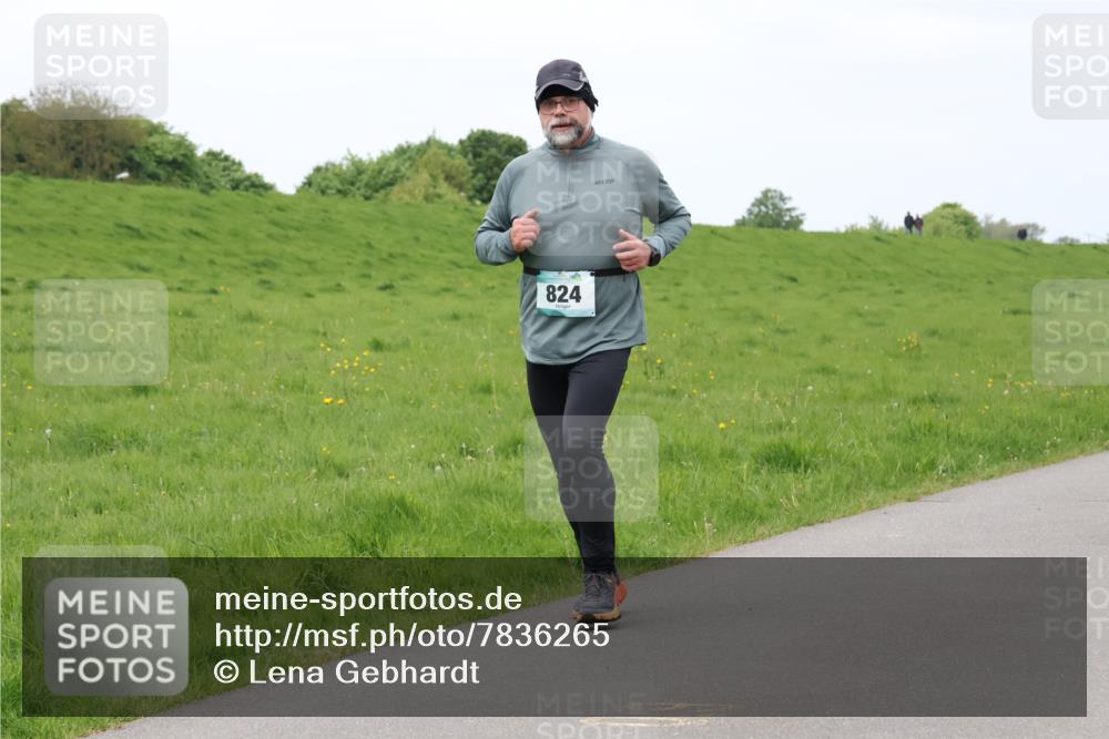 04.05.2025 - 8. Wedeler Halbmarathon Lena Gebhardt http://msf.ph/oto/7836265 04.05.2025 11:30:16 Laufen 824 meine-sportfotos.de