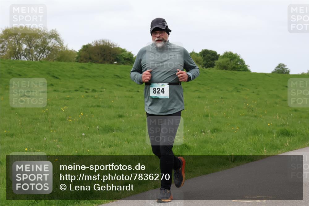 04.05.2025 - 8. Wedeler Halbmarathon Lena Gebhardt http://msf.ph/oto/7836270 04.05.2025 11:30:17 Laufen 824 meine-sportfotos.de