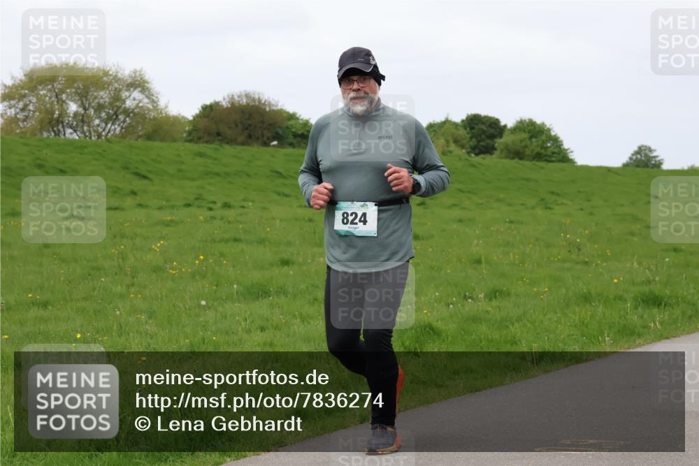 04.05.2025 - 8. Wedeler Halbmarathon Lena Gebhardt http://msf.ph/oto/7836274 04.05.2025 11:30:17 Laufen 824 meine-sportfotos.de
