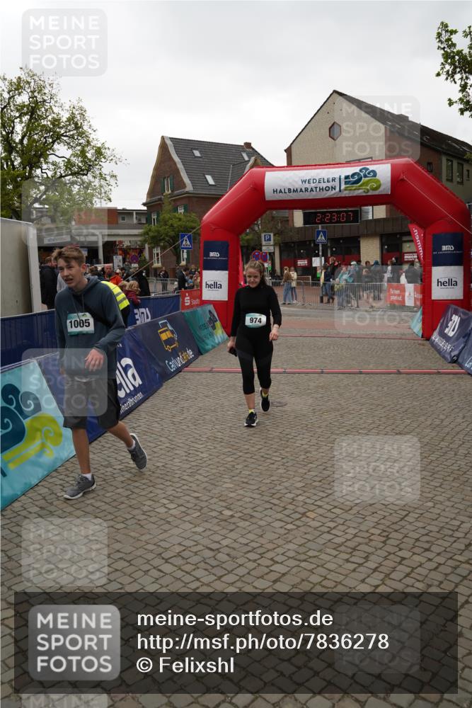 04.05.2025 - 8. Wedeler Halbmarathon Felixshl http://msf.ph/oto/7836278 04.05.2025 12:23:05 Ziel 683, 974, 1005 meine-sportfotos.de