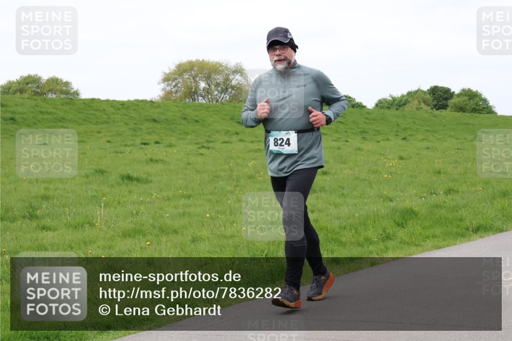 04.05.2025 - 8. Wedeler Halbmarathon Lena Gebhardt http://msf.ph/oto/7836282 04.05.2025 11:30:18 Laufen 824 meine-sportfotos.de