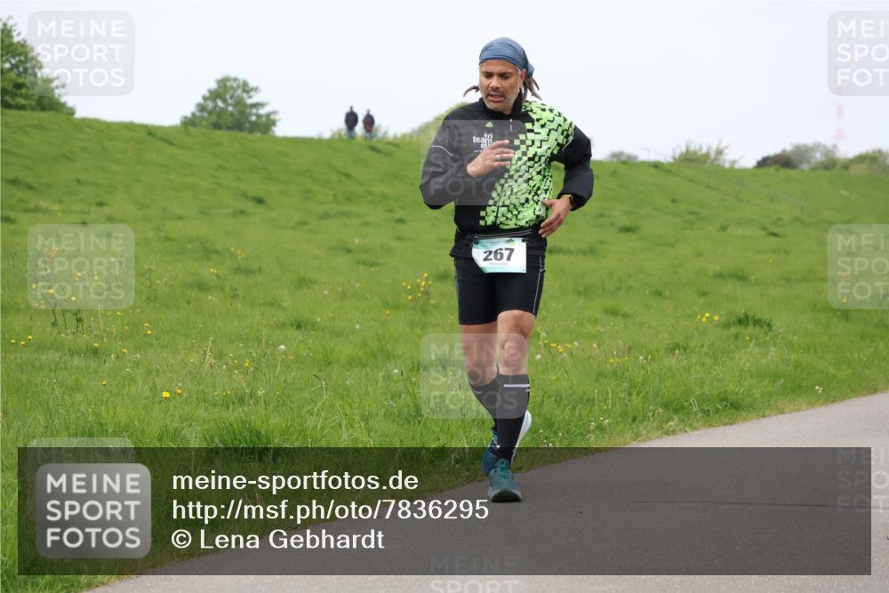 04.05.2025 - 8. Wedeler Halbmarathon Lena Gebhardt http://msf.ph/oto/7836295 04.05.2025 11:30:24 Laufen 267 meine-sportfotos.de