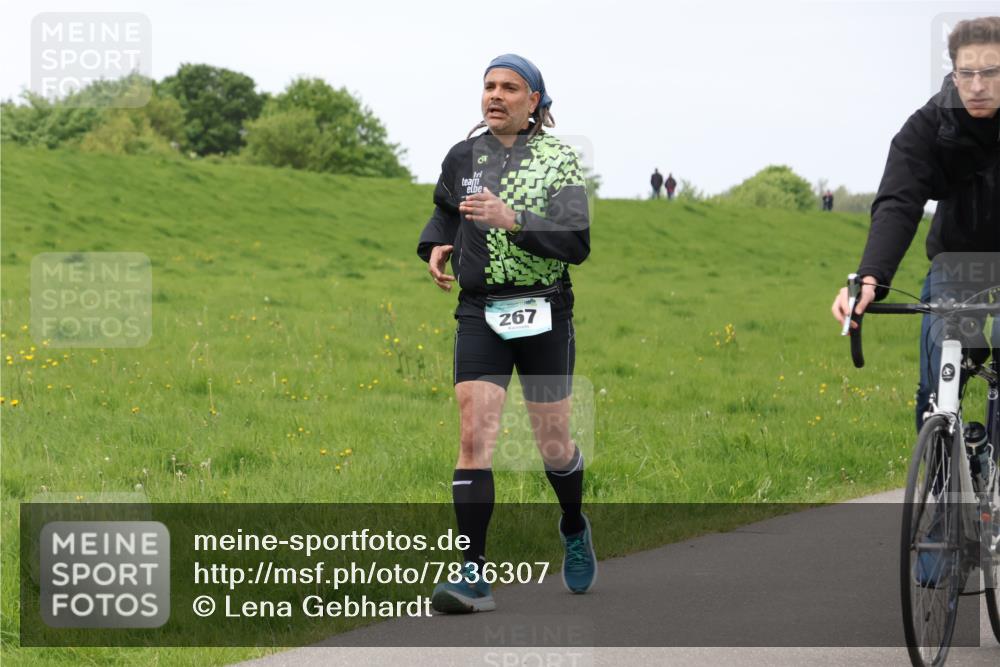 04.05.2025 - 8. Wedeler Halbmarathon Lena Gebhardt http://msf.ph/oto/7836307 04.05.2025 11:30:26 Laufen 267 meine-sportfotos.de