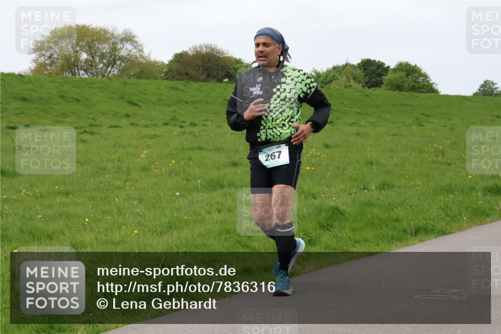 04.05.2025 - 8. Wedeler Halbmarathon Lena Gebhardt http://msf.ph/oto/7836316 04.05.2025 11:30:28 Laufen 267 meine-sportfotos.de