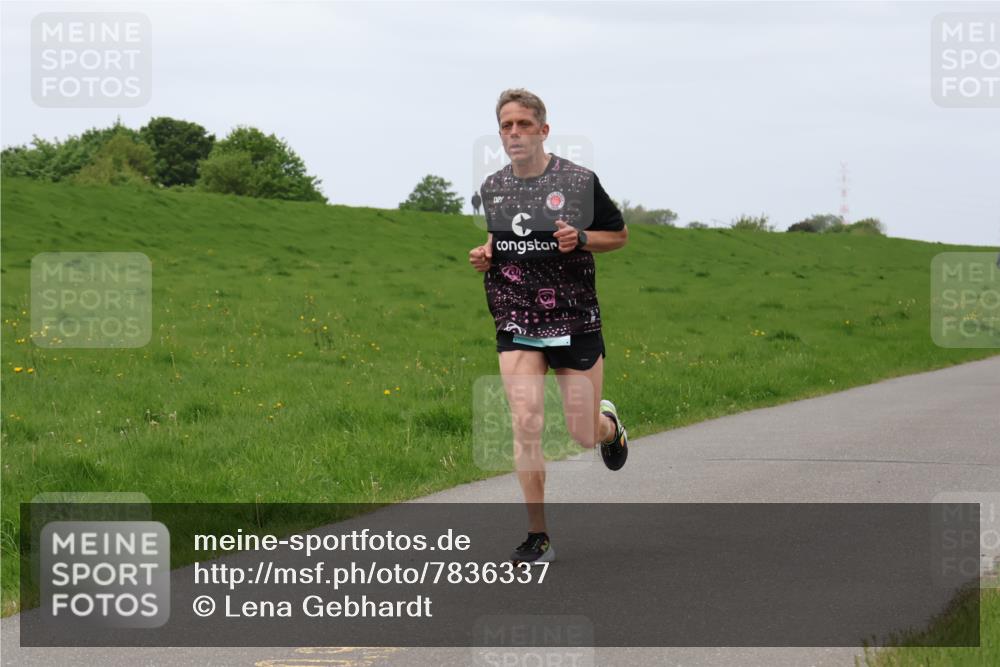 04.05.2025 - 8. Wedeler Halbmarathon Lena Gebhardt http://msf.ph/oto/7836337 04.05.2025 11:30:31 Laufen 15 meine-sportfotos.de