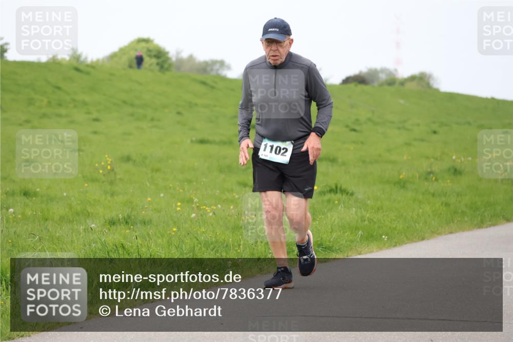 04.05.2025 - 8. Wedeler Halbmarathon Lena Gebhardt http://msf.ph/oto/7836377 04.05.2025 11:30:40 Laufen 1102 meine-sportfotos.de