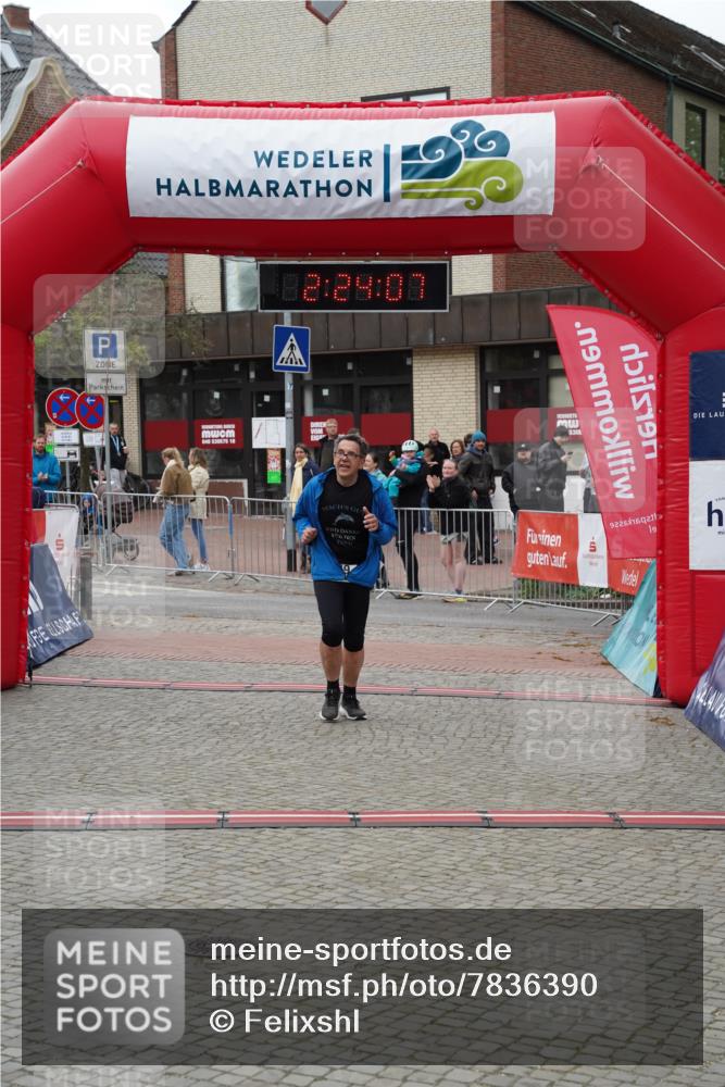 04.05.2025 - 8. Wedeler Halbmarathon Felixshl http://msf.ph/oto/7836390 04.05.2025 12:24:05 Ziel 239 meine-sportfotos.de