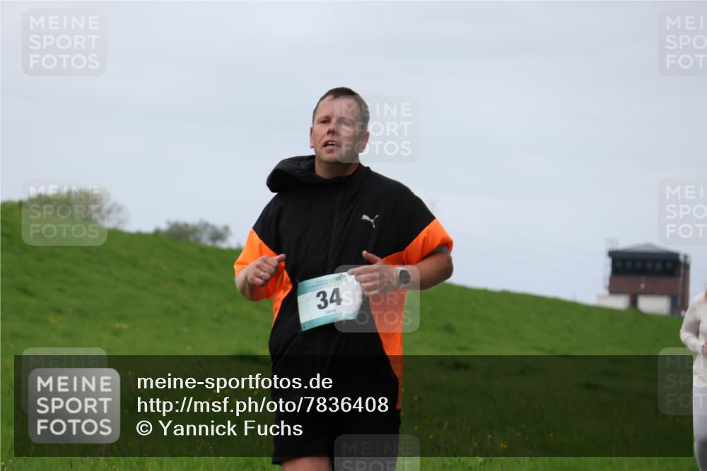 04.05.2025 - 8. Wedeler Halbmarathon Yannick Fuchs http://msf.ph/oto/7836408 04.05.2025 11:45:33 Laufen 34 meine-sportfotos.de