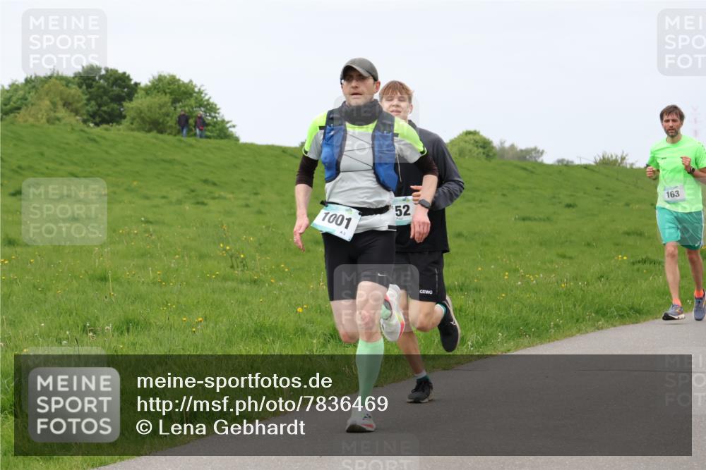 04.05.2025 - 8. Wedeler Halbmarathon Lena Gebhardt http://msf.ph/oto/7836469 04.05.2025 11:31:00 Laufen 1001, 52, 163 meine-sportfotos.de