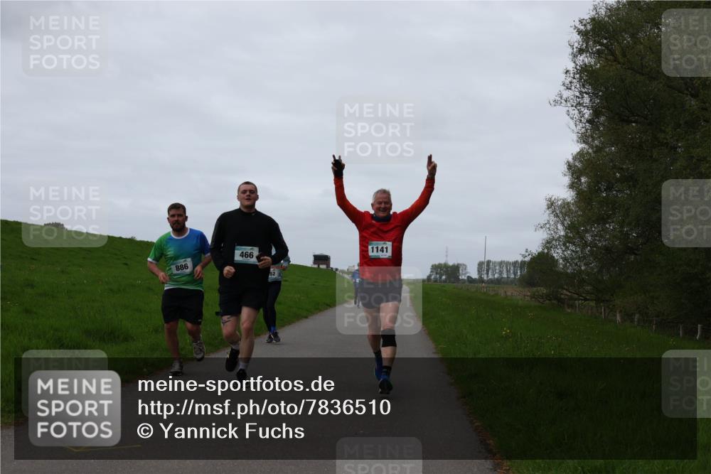 04.05.2025 - 8. Wedeler Halbmarathon Yannick Fuchs http://msf.ph/oto/7836510 04.05.2025 11:24:02 Laufen 886, 466, 52, 1141 meine-sportfotos.de