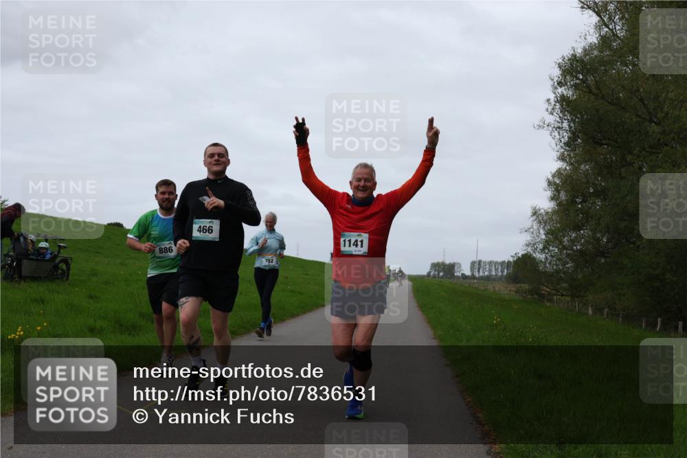 04.05.2025 - 8. Wedeler Halbmarathon Yannick Fuchs http://msf.ph/oto/7836531 04.05.2025 11:24:03 Laufen 886, 466, 3, 752, 1141, 8129 meine-sportfotos.de