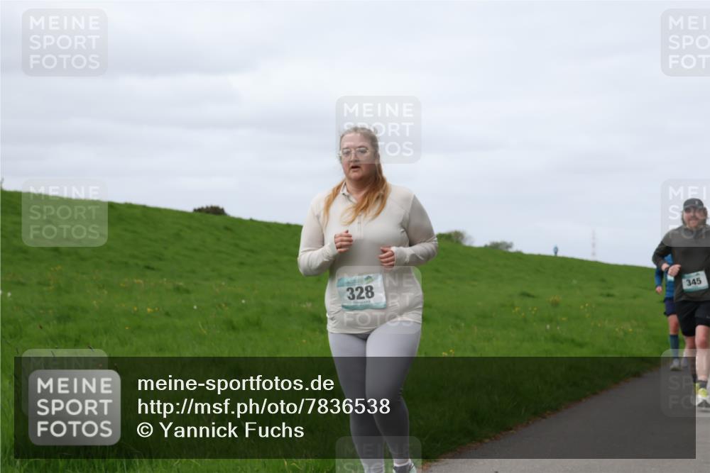 04.05.2025 - 8. Wedeler Halbmarathon Yannick Fuchs http://msf.ph/oto/7836538 04.05.2025 11:45:40 Laufen 328, 345 meine-sportfotos.de