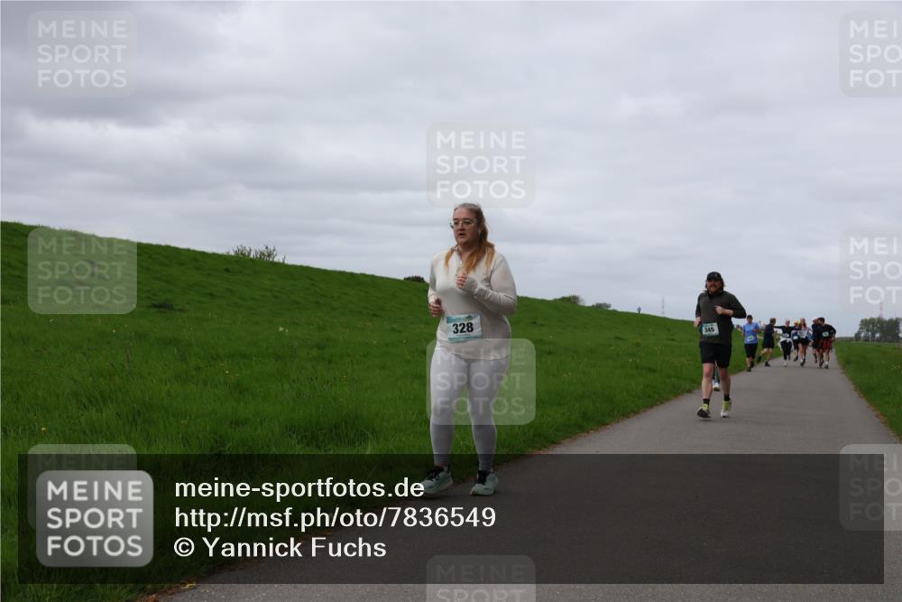04.05.2025 - 8. Wedeler Halbmarathon Yannick Fuchs http://msf.ph/oto/7836549 04.05.2025 11:45:41 Laufen 328, 345 meine-sportfotos.de