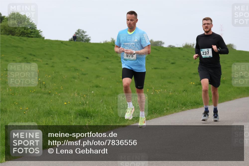04.05.2025 - 8. Wedeler Halbmarathon Lena Gebhardt http://msf.ph/oto/7836556 04.05.2025 11:31:17 Laufen 2024, 975, 237 meine-sportfotos.de