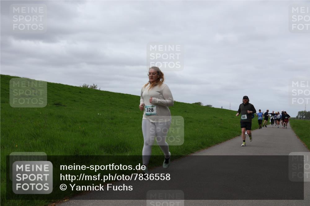 04.05.2025 - 8. Wedeler Halbmarathon Yannick Fuchs http://msf.ph/oto/7836558 04.05.2025 11:45:41 Laufen 328, 345 meine-sportfotos.de