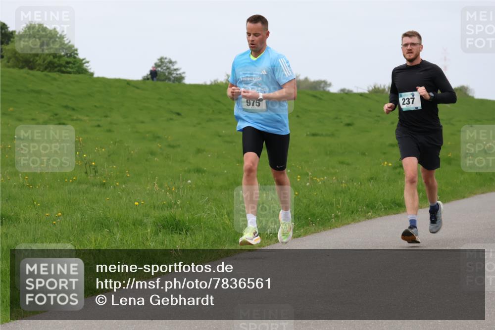 04.05.2025 - 8. Wedeler Halbmarathon Lena Gebhardt http://msf.ph/oto/7836561 04.05.2025 11:31:18 Laufen 2024, 975, 237 meine-sportfotos.de