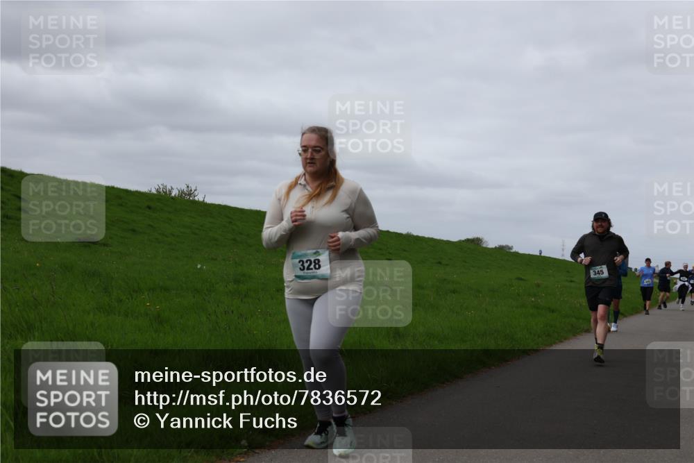 04.05.2025 - 8. Wedeler Halbmarathon Yannick Fuchs http://msf.ph/oto/7836572 04.05.2025 11:45:41 Laufen 328, 345 meine-sportfotos.de