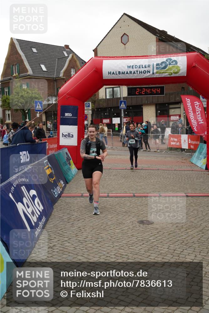 04.05.2025 - 8. Wedeler Halbmarathon Felixshl http://msf.ph/oto/7836613 04.05.2025 12:24:42 Ziel 619, 944 meine-sportfotos.de