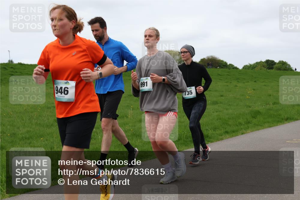 04.05.2025 - 8. Wedeler Halbmarathon Lena Gebhardt http://msf.ph/oto/7836615 04.05.2025 11:31:35 Laufen 946, 991, 735 meine-sportfotos.de