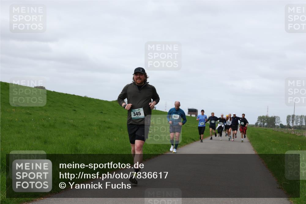 04.05.2025 - 8. Wedeler Halbmarathon Yannick Fuchs http://msf.ph/oto/7836617 04.05.2025 11:45:42 Laufen 345, 943 meine-sportfotos.de