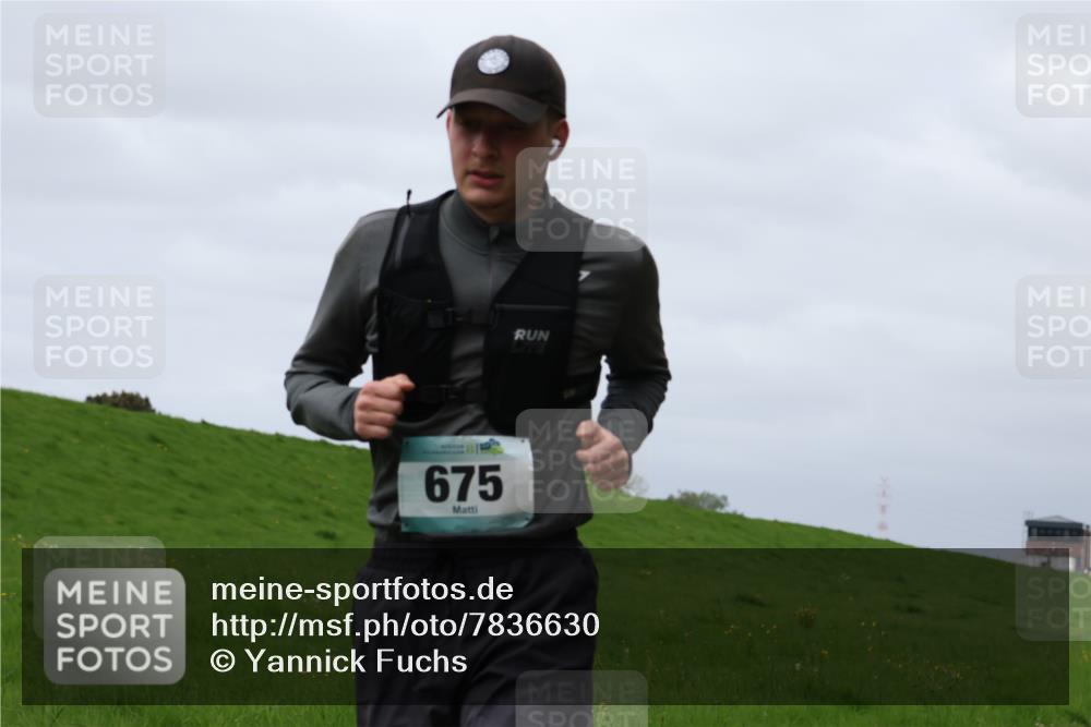 04.05.2025 - 8. Wedeler Halbmarathon Yannick Fuchs http://msf.ph/oto/7836630 04.05.2025 11:59:40 Laufen 675 meine-sportfotos.de