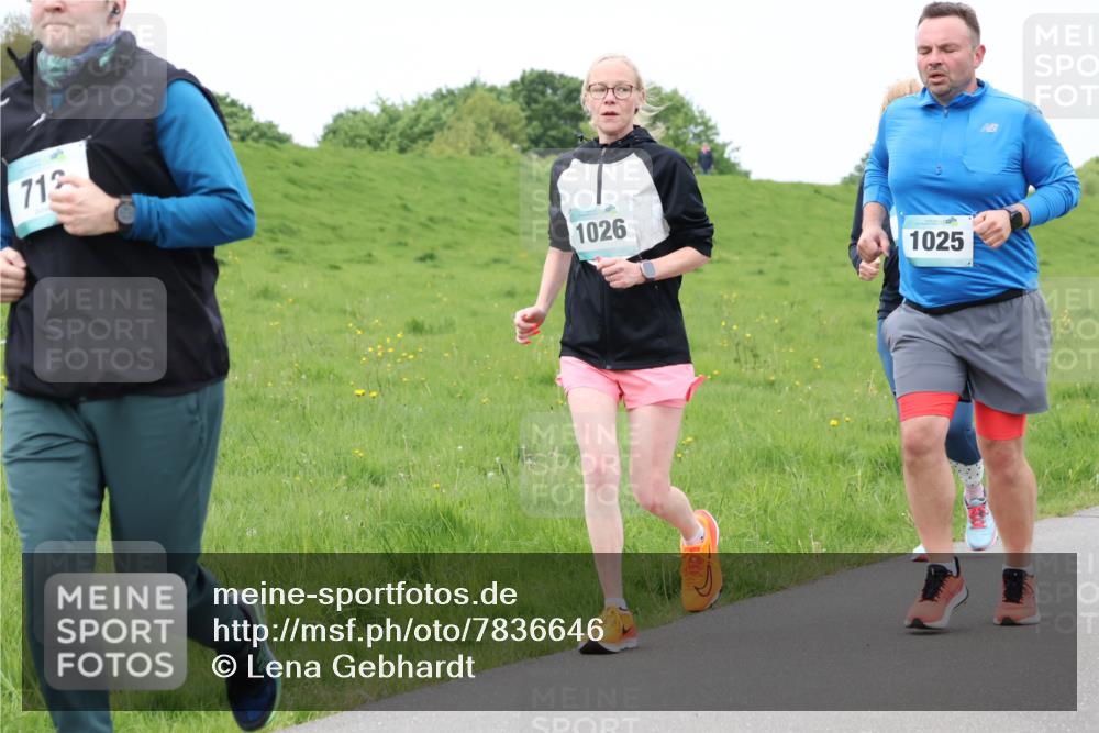 04.05.2025 - 8. Wedeler Halbmarathon Lena Gebhardt http://msf.ph/oto/7836646 04.05.2025 11:31:39 Laufen 712, 1026, 1025 meine-sportfotos.de