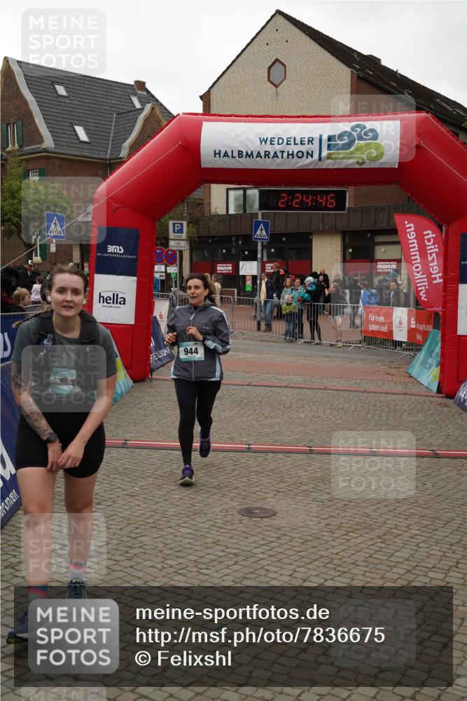 04.05.2025 - 8. Wedeler Halbmarathon Felixshl http://msf.ph/oto/7836675 04.05.2025 12:24:44 Ziel 619, 944 meine-sportfotos.de
