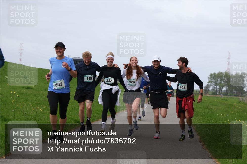 04.05.2025 - 8. Wedeler Halbmarathon Yannick Fuchs http://msf.ph/oto/7836702 04.05.2025 11:45:45 Laufen 148, 232, 928, 605, 104 meine-sportfotos.de