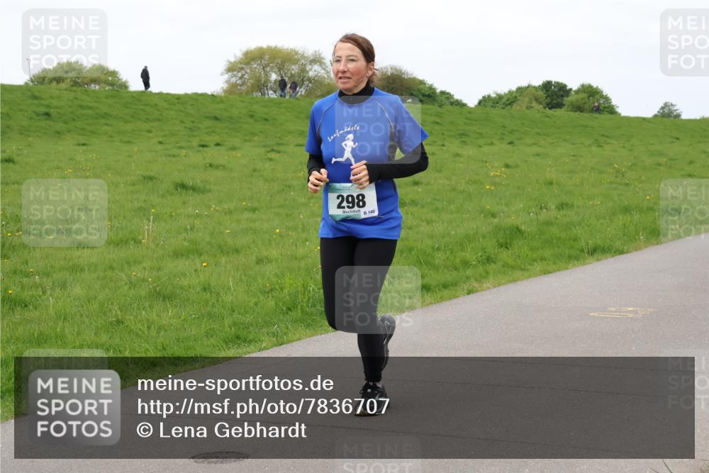04.05.2025 - 8. Wedeler Halbmarathon Lena Gebhardt http://msf.ph/oto/7836707 04.05.2025 11:31:44 Laufen 298, 140 meine-sportfotos.de